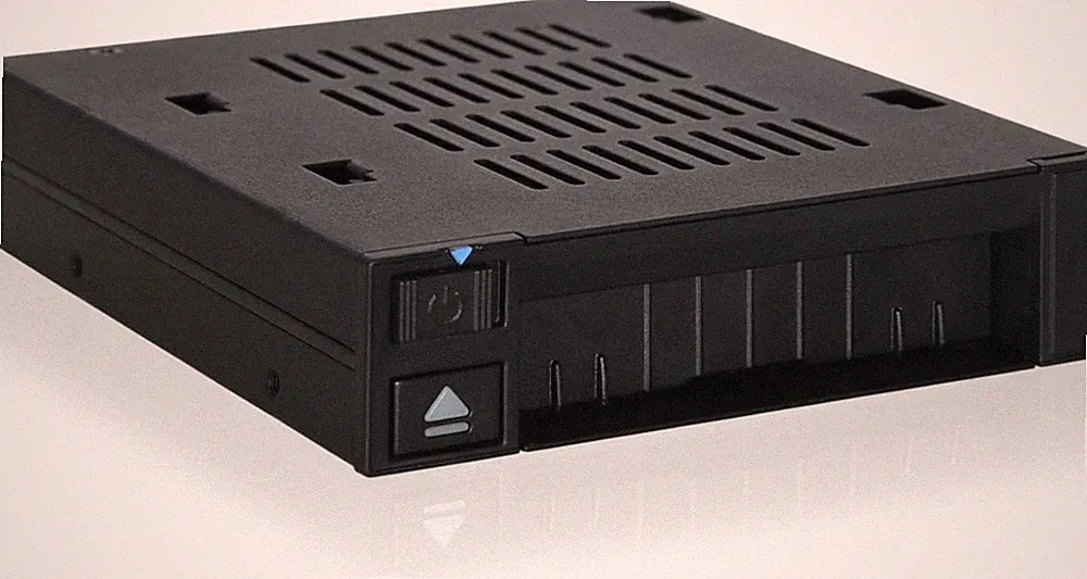 1 Bay 2.5 SAS/SATA HDD/SSD Docking Enclosure for External 3.5” Bay | Flexidock