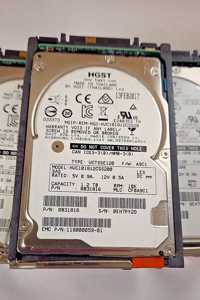 HGST 1.2TB HUC101812CSS200 0B31816 10K 12Gb SAS 2.5" Server HDD w/case