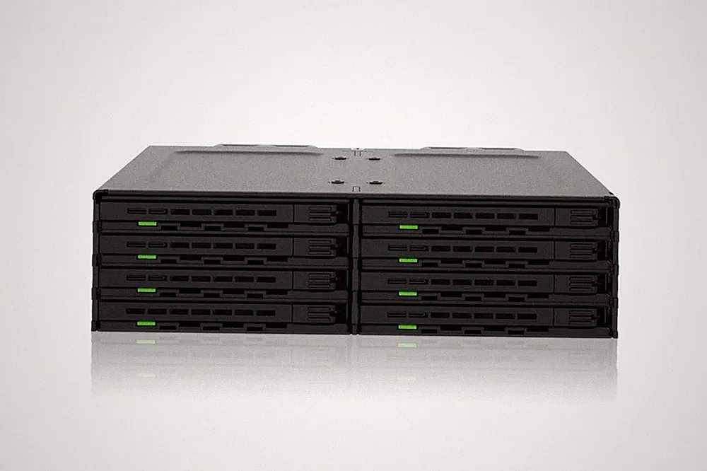 Icy Dock MB038SPB 8 Bay Enclosure 2.5in SAS/SATA HDD/SSD Rack