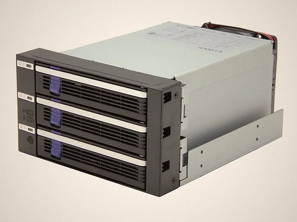 ICY DOCK MB153SP-B | 3 x 2.5"/3.5" SATA/SAS Hard Drive Backplane Cage in 2X