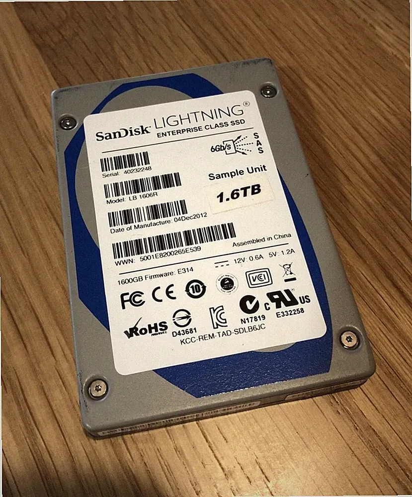SanDisk Lightning Enterprise SSD 1.6 TB SAS LB 1606R Solid State Hard Drive